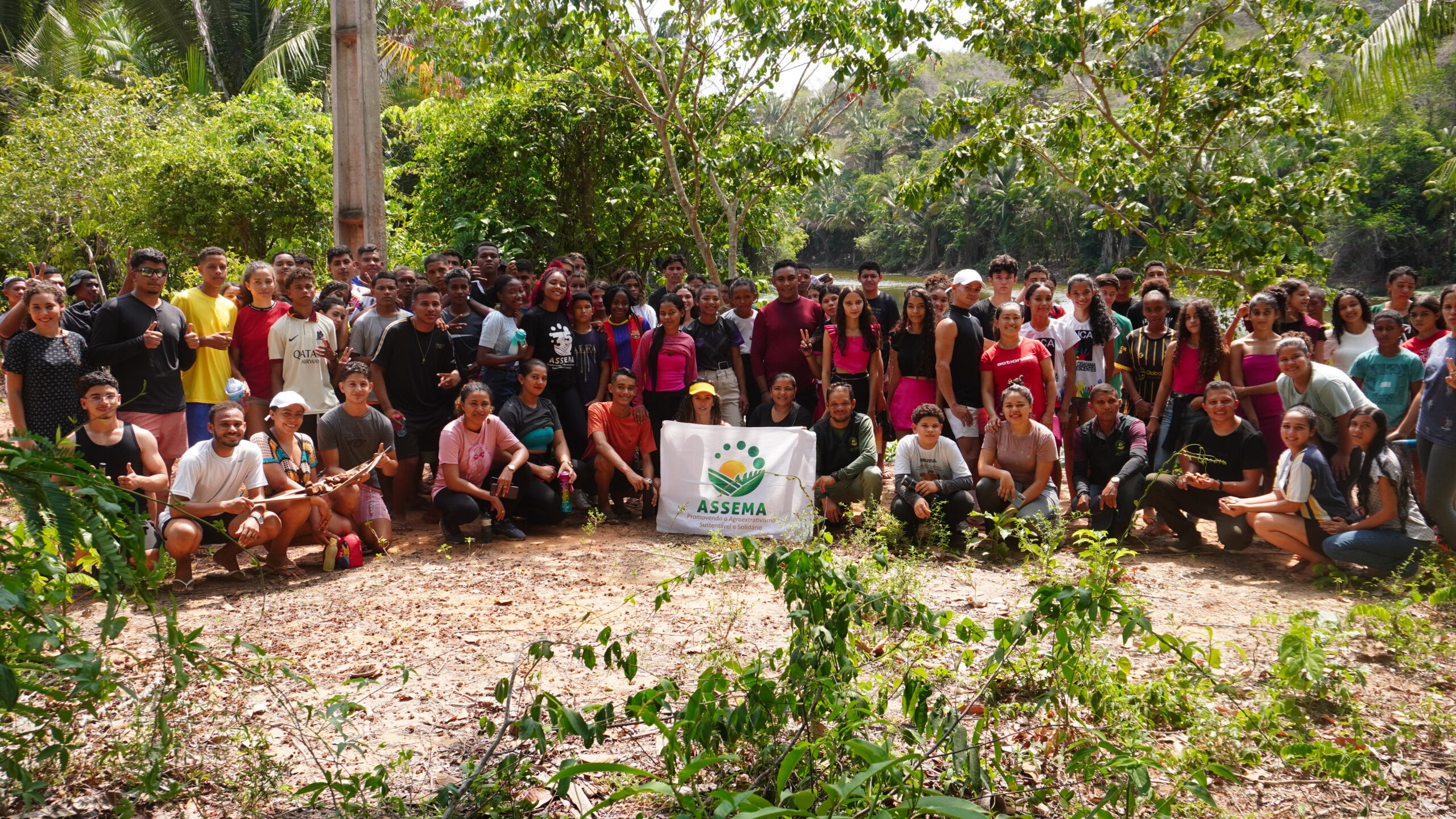 A participação da juventude é fundamental para garantir a continuidade da agricultura familiar e das práticas agroecológicas.